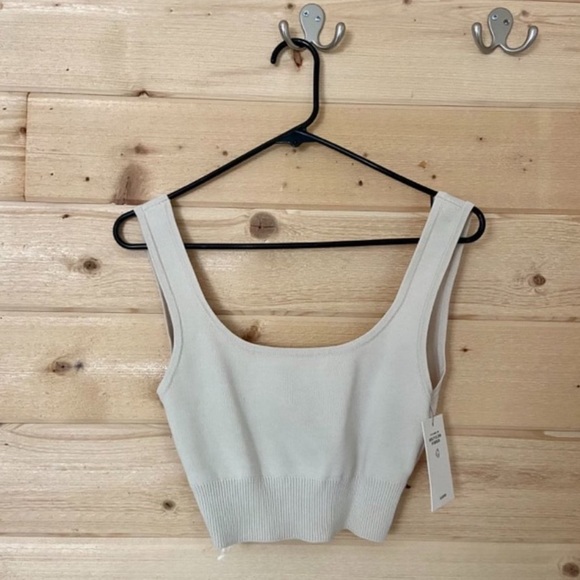 Glassons Tops - NWT twist back knit tank